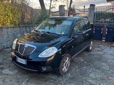 Begagnad Lancia Ypsilon 90 HK (66 kW) 2007 Svart Halvkombi