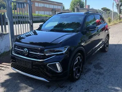 Usata VW T-Cross R-line 116 CV (85 kW) 2025 Nero SUV