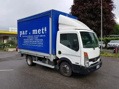 Używany Nissan Cabstar 150 KM (110 kW) 2007 Biały Pickup