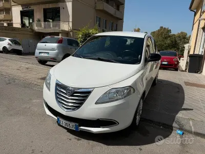 Gebraucht Lancia Ypsilon S 95 PS (69 kW) 2015 Weiß Kleinwagen