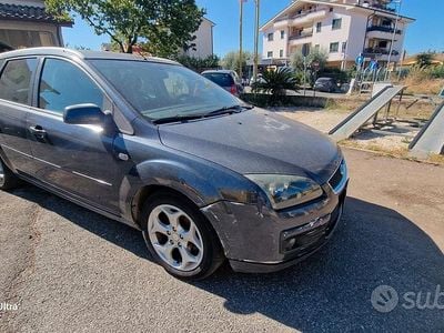 Usata Ford Focus S 90 CV (66 kW) 2007 Grigio Station wagon