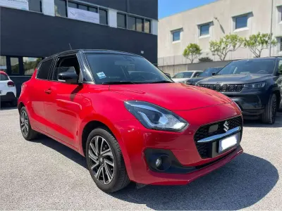 Usata Suzuki Swift 83 CV (61 kW) 2023 Rosso Utilitaria