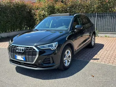Käytetty Audi Q3 150 HP (110 kW) 2022 Musta Katumaasturi