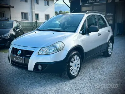 Begagnad Fiat Sedici 120 HK (88 kW) 2007 Grå SUV