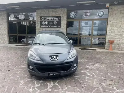 Begagnad Peugeot 207 68 HK (50 kW) 2010 Grå Sedan