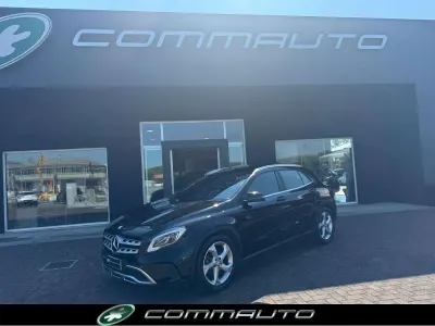 Usata Mercedes GLA200 136 CV (100 kW) 2017 Nero SUV