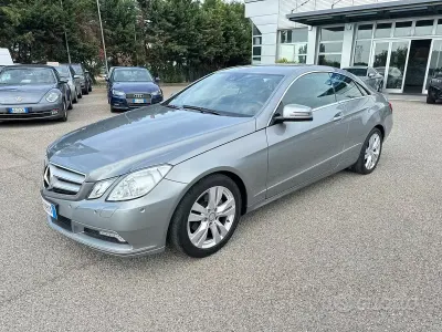 Usata Mercedes E200 Avantgarde 184 CV (135 kW) 2010 Grigio Coupé