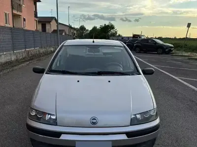 Usata Fiat Punto 60 CV (44 kW) 2001 Utilitaria