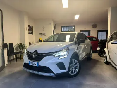 Usata Renault Captur Zen 116 CV (85 kW) 2020 Bianco SUV