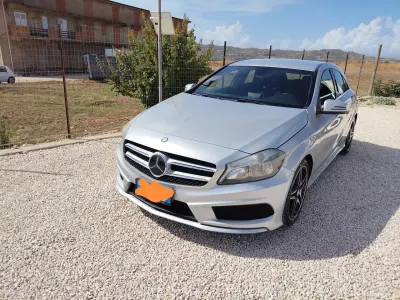 Usata Mercedes A180 Premium 136 CV (100 kW) 2013 Grigio Utilitaria
