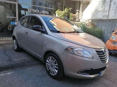 Usata Lancia Ypsilon Gold 86 CV (63 kW) 2011 Argento Utilitaria