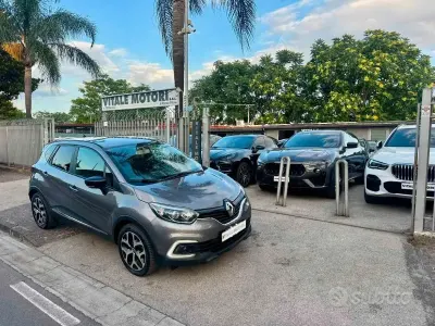 Usata Renault Captur 90 CV (66 kW) 2019 Grigio SUV