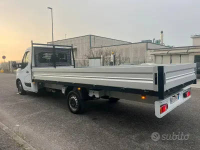 Usata Renault Master 163 CV (119 kW) 2023 Bianco Monovolume