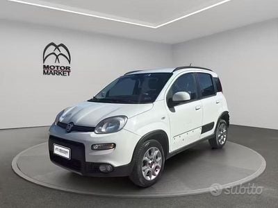Usata Fiat Panda 4x4 S 95 CV (69 kW) 2016 Bianco Utilitaria