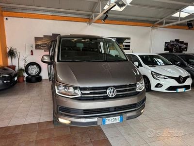 Usata VW Caravelle 204 CV (150 kW) 2017 Grigio Furgone
