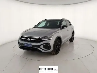 Usata VW T-Roc R-line 110 CV (80 kW) 2024 Grigio SUV