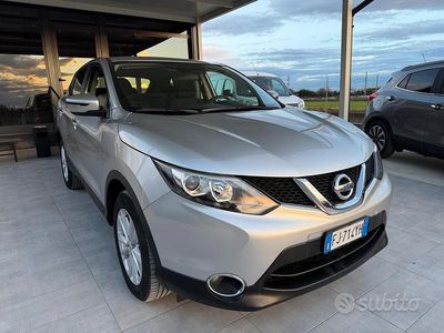 Usata Nissan Qashqai Acenta 110 CV (80 kW) 2017 Grigio SUV