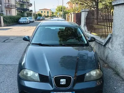 Usata Seat Ibiza 85 CV (62 kW) 2007 Grigio Utilitaria