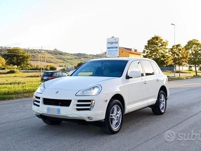 Usata Porsche Cayenne 241 CV (177 kW) 2010 Bianco SUV