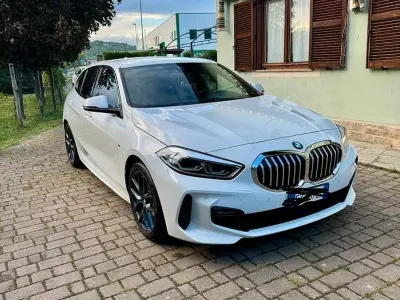 Usado BMW 118 M Sport 150 CV (110 kW) 2020 Blanco Utilitario