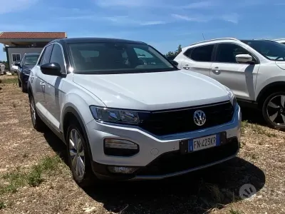 Usata VW T-Roc Style 116 CV (85 kW) 2018 Grigio SUV
