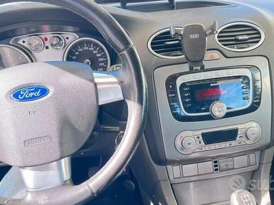 Usata Ford Focus Titanium 110 CV (80 kW) 2009 Grigio Berlina