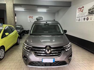 Usata Renault Kangoo 95 CV (69 kW) 2022 Grigio Monovolume
