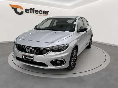 Usata Fiat Tipo Lounge 120 CV (88 kW) 2017 Argento Berlina