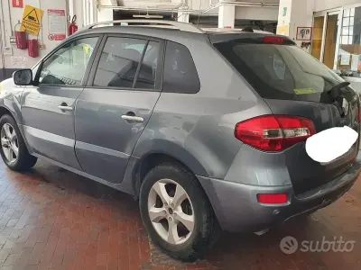 Usata Renault Koleos 175 CV (128 kW) 2009 Grigio SUV
