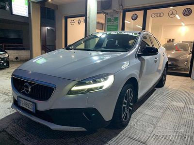 Usata Volvo V40 CC Business Edition 119 CV (87 kW) 2018 Bianco Station wagon
