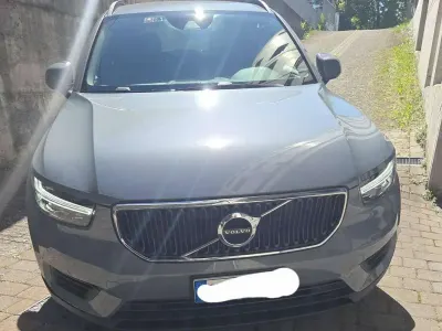 Usata Volvo XC40 Momentum 129 CV (94 kW) 2021 Blu/azzurro SUV