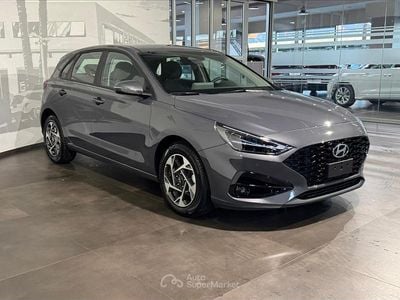 Nuova Hyundai i30 99 CV (72 kW) 2026 Gray Berlina