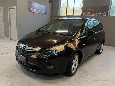 Usata Opel Zafira Tourer Cosmo 150 CV (110 kW) 2013 Marrone Monovolume