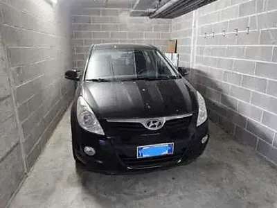 Usata Hyundai i20 Comfort 77 CV (56 kW) 2011 Utilitaria