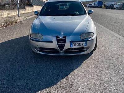 Usata Alfa Romeo 147 Distinctive 115 CV (84 kW) 2004 Argento Utilitaria