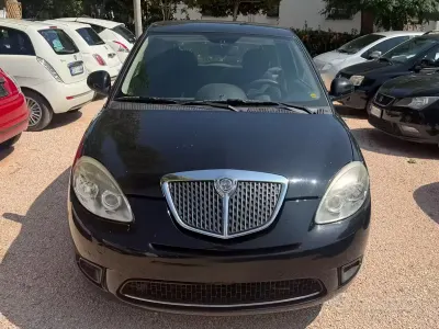 Usata Lancia Ypsilon 75 CV (55 kW) 2011 Nero Utilitaria