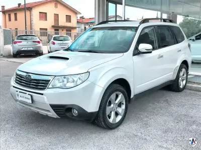 Usata Subaru Forester Trend 147 CV (108 kW) 2011 Bianco SUV