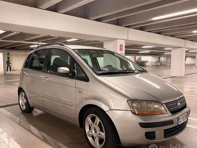 Usata Fiat Idea 101 CV (74 kW) 2004 Grigio Monovolume