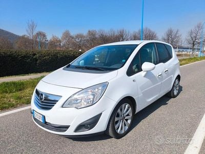 Usata Opel Meriva 95 CV (69 kW) 2011 Bianco Monovolume