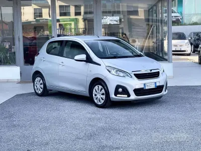 Usata Peugeot 108 69 CV (50 kW) 2018 Grigio Berlina