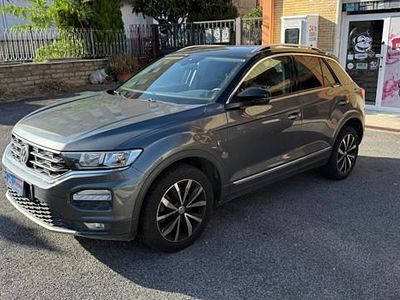 Usata VW T-Roc Style 116 CV (85 kW) 2018 Grigio scuro SUV