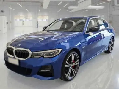 Usata BMW 330e M Sport 292 CV (214 kW) 2022 Blu Berlina