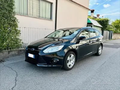 Usata Ford Focus 116 CV (85 kW) 2013 Nero Station wagon
