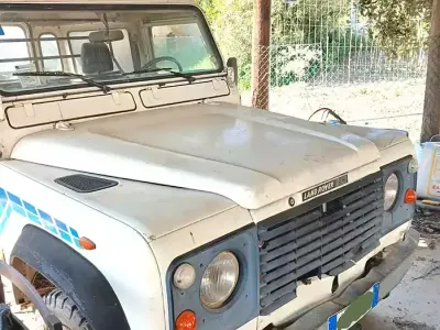 Usata Land Rover Defender 68 CV (50 kW) 1985 Bianco SUV