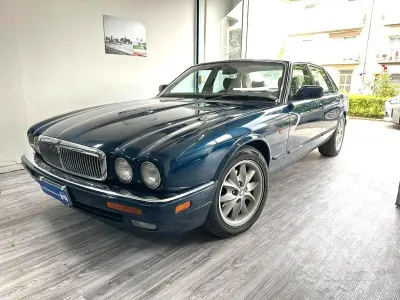 Usata Jaguar XJ6 211 CV (155 kW) 1995 Blu Berlina