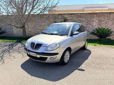 Usata Lancia Ypsilon 60 CV (44 kW) 2006 Grigio Utilitaria