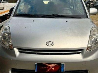 Usata Daihatsu Sirion 69 CV (50 kW) 2007 Grigio Utilitaria