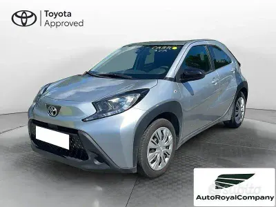 Usata Toyota Aygo X Active 72 CV (52 kW) 2022 Grigio SUV
