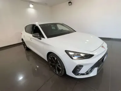 Usata Cupra Leon 150 CV (110 kW) 2025 Bianco Berlina