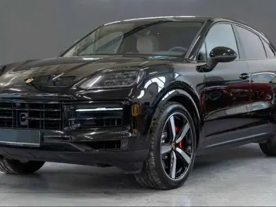 Usata Porsche Cayenne 475 CV (349 kW) 2025 Nero SUV
